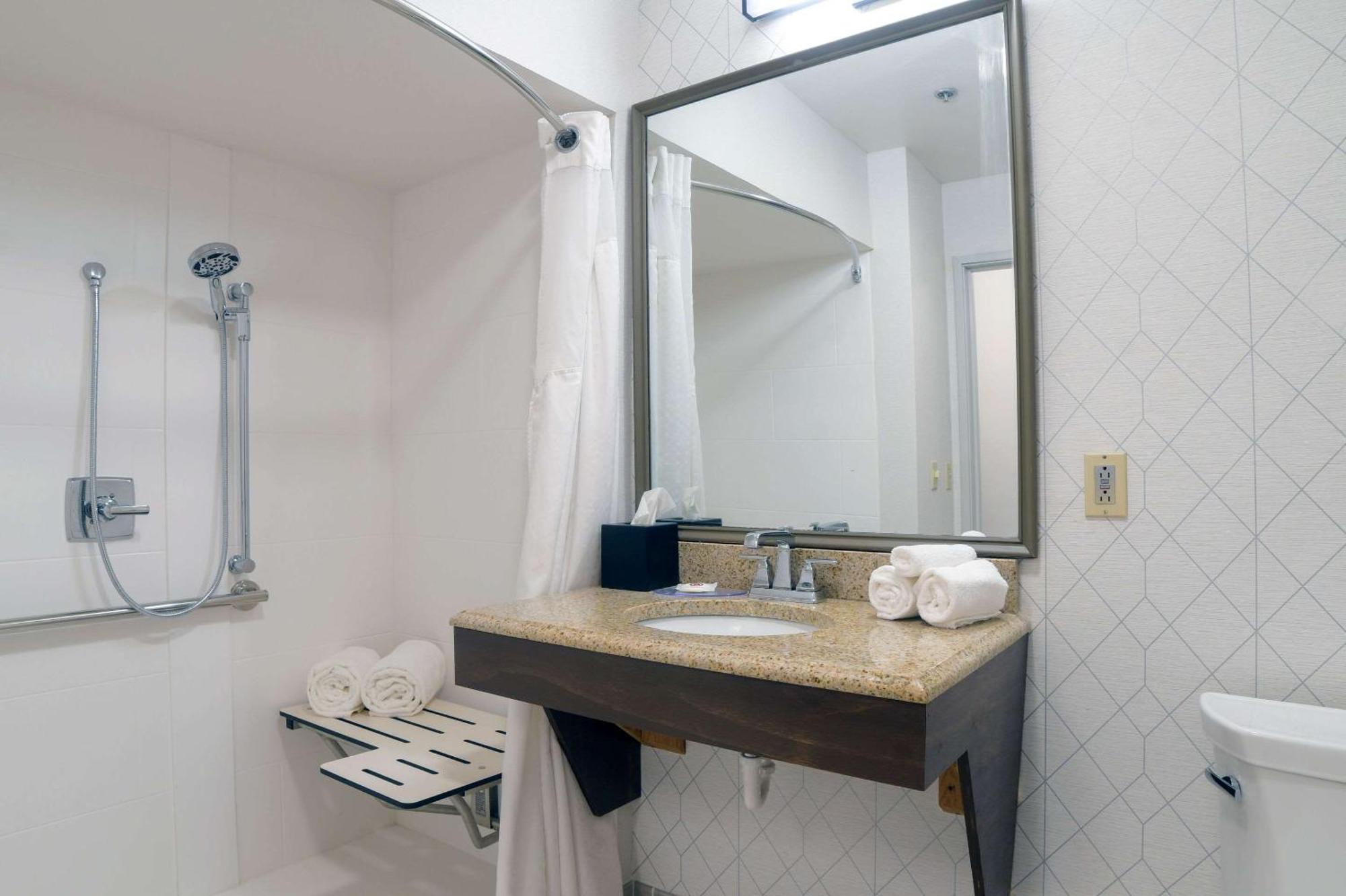 Comfort Inn & Suites Nw Milwaukee Germantown Zewnętrze zdjęcie