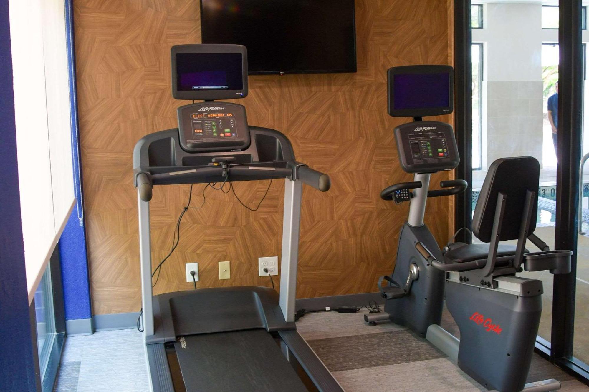 Comfort Inn & Suites Nw Milwaukee Germantown Zewnętrze zdjęcie